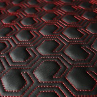 Экокожа стёганая «intipi» Vortex (чёрный/красный, ширина 1.35 м, толщина 5.85 мм)
