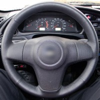 Оплетка на руль из натуральной кожи Chevrolet Niva I 2009-2020 г.в. (для руля без штатной кожи, черная)